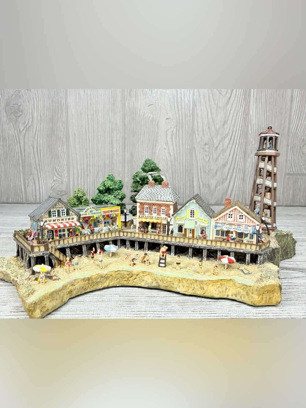 Danbury Mint Seaside town scenery light house point model decoration diorama